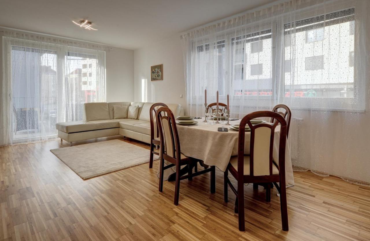 Carin Deluxe II Apartment Виена Екстериор снимка