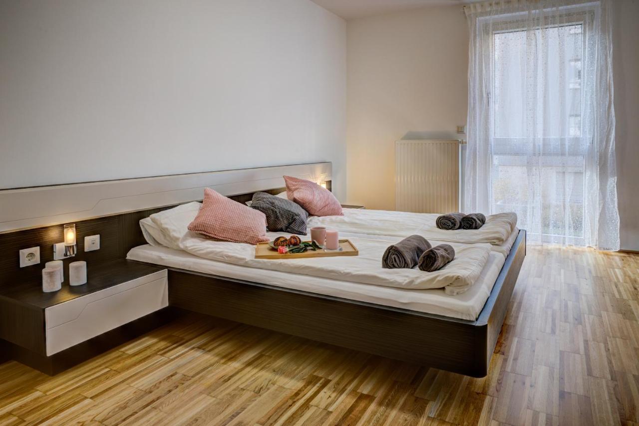 Carin Deluxe II Apartment Виена Екстериор снимка