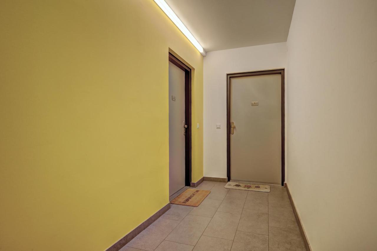 Carin Deluxe II Apartment Виена Екстериор снимка
