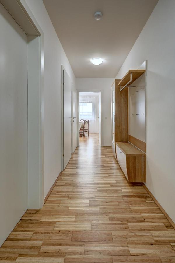 Carin Deluxe II Apartment Виена Екстериор снимка